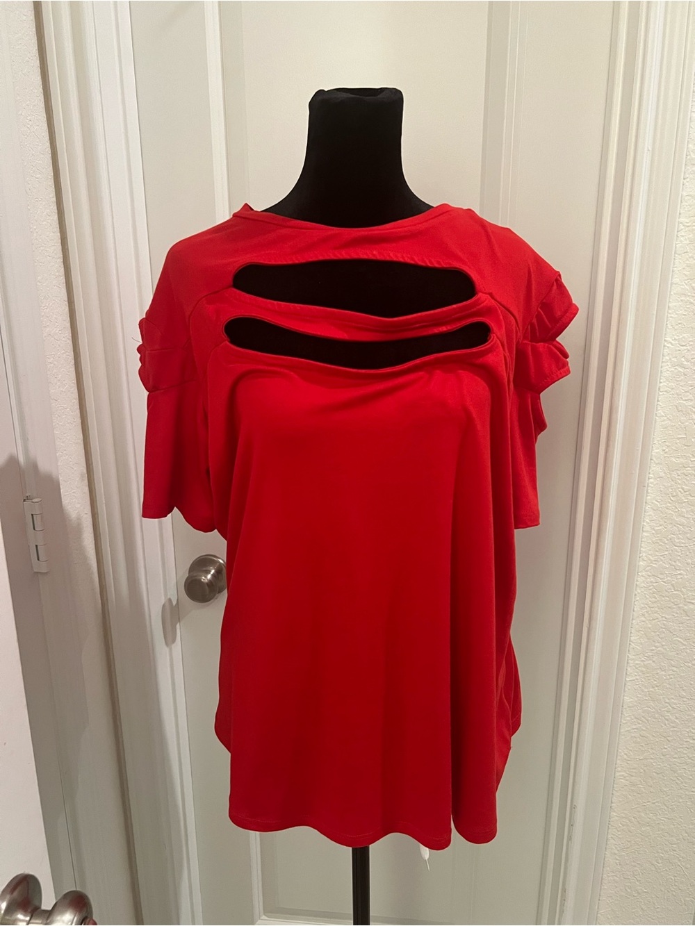 Love Red Cutout Top Women’s Plus Size 3X Ruched Sleeves NWOT